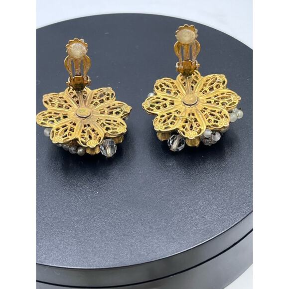 Robert Vintage Rhinestone Faux Pearl Layered Filigree Cluster Clip On Earrings - Picture 11 of 16